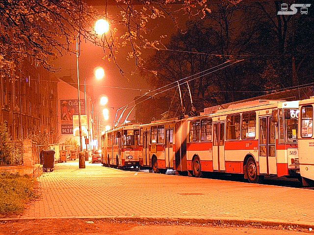 Kliknut�m okno zav�ete